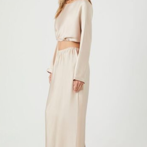 BRAND NEW Champagne Satin Blouse and Skirt - Picture 3 of 3